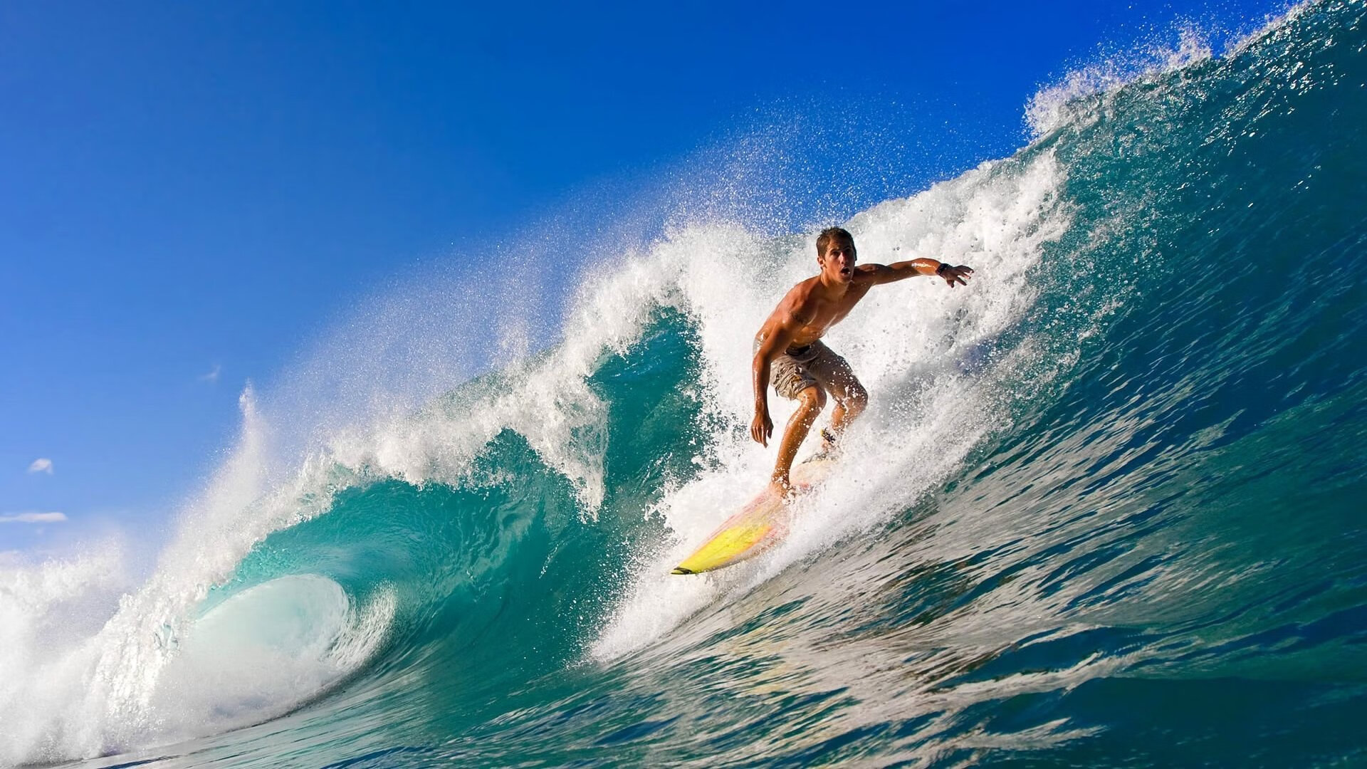 切尔西未能打破卡拉巴赫防线,2-2战平未能锁定胜局,切尔西2比2巴萨全场